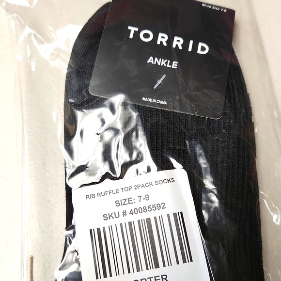 ❤️NWT TORRID WIDE WIDTH - 2 PACK RUFFLE SHORTIE SOCKS - SKULL PRINT - Picture 7 of 10
